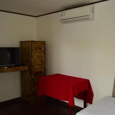 Hotel Sierpe River- Oleaje Sereno エクステリア 写真