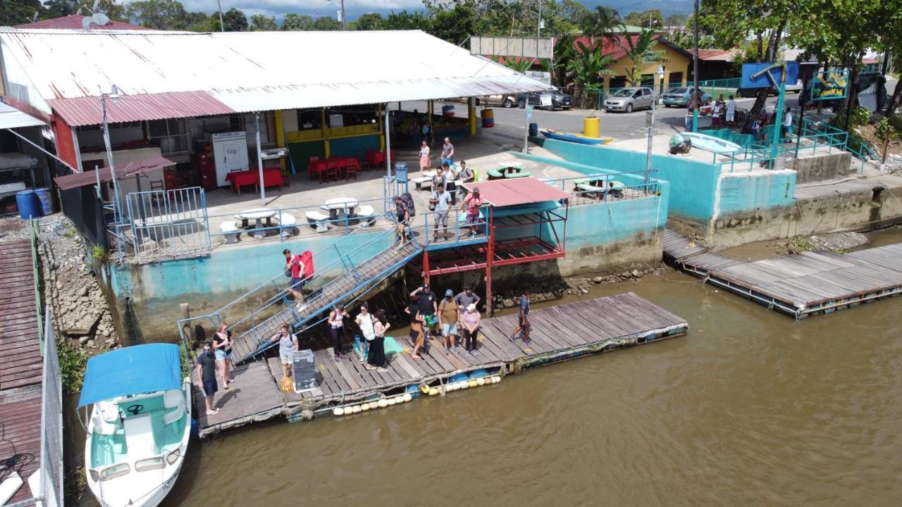 Hotel Sierpe River- Oleaje Sereno エクステリア 写真