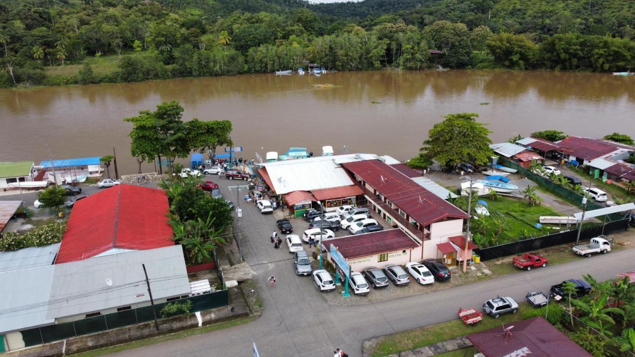 Hotel Sierpe River- Oleaje Sereno エクステリア 写真