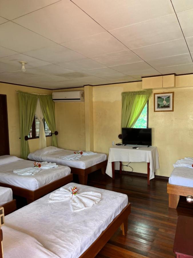 Hotel Sierpe River- Oleaje Sereno エクステリア 写真