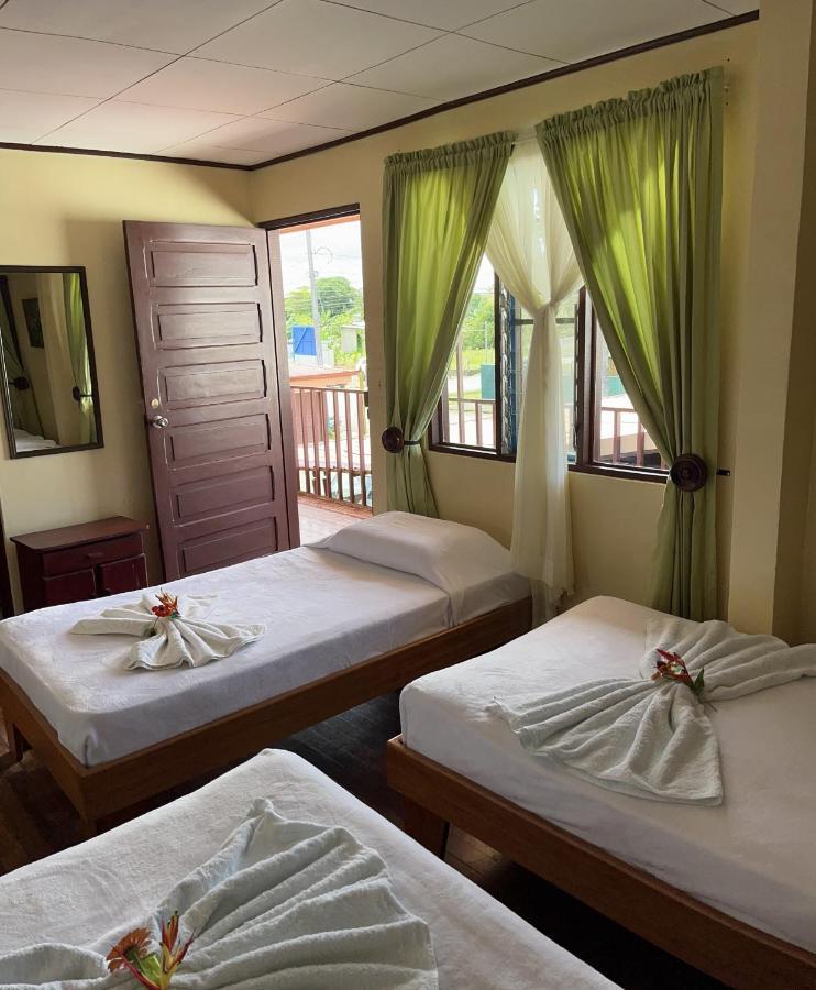 Hotel Sierpe River- Oleaje Sereno エクステリア 写真