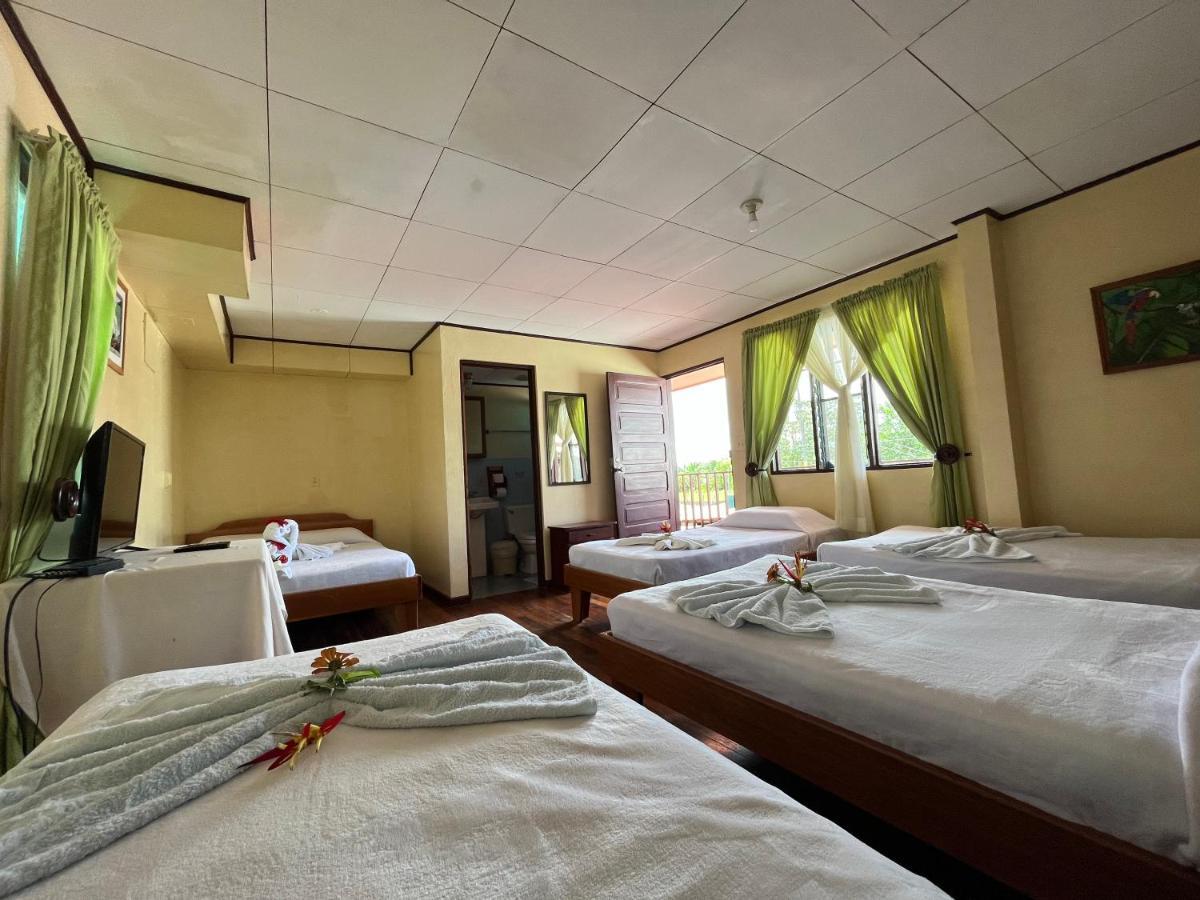 Hotel Sierpe River- Oleaje Sereno エクステリア 写真