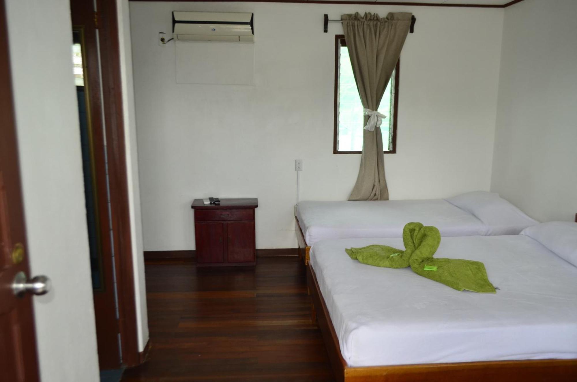 Hotel Sierpe River- Oleaje Sereno エクステリア 写真