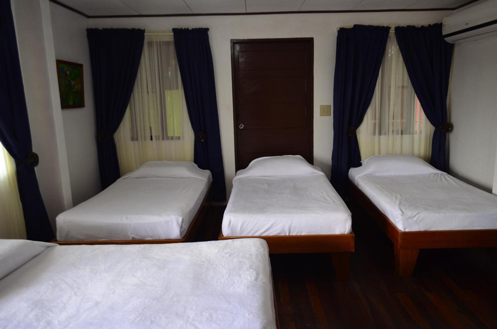 Hotel Sierpe River- Oleaje Sereno エクステリア 写真
