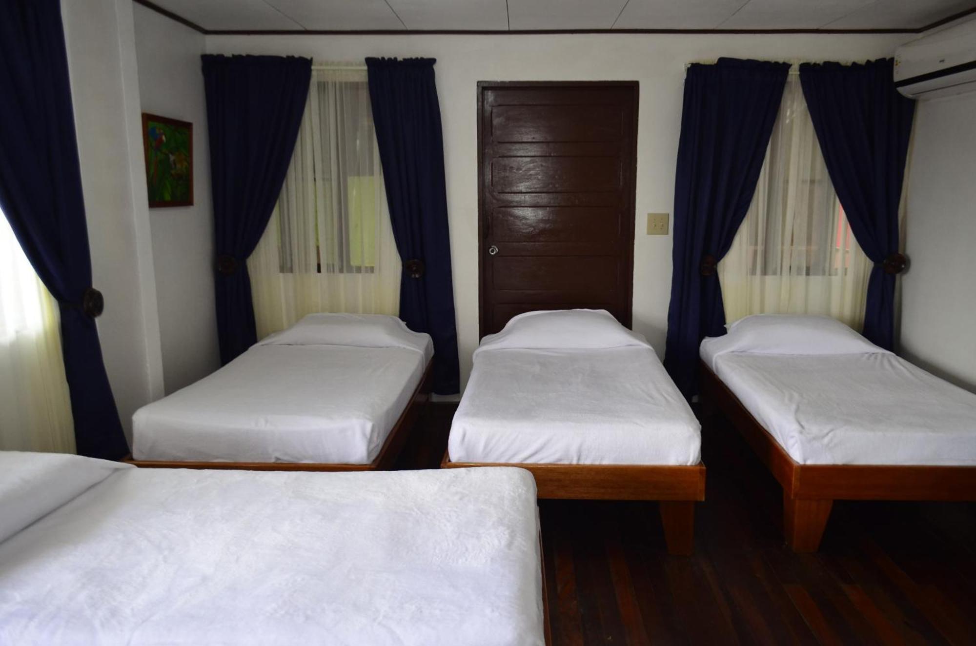 Hotel Sierpe River- Oleaje Sereno エクステリア 写真